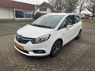 voitures fourgonnettes/vécules utilitaires Opel Zafira TOURER 2.0 cdti 2018/1