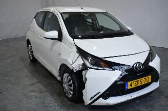 škoda dodávky Toyota Aygo 1.0 VVT-i x-play 2014/12