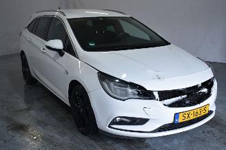 danneggiata veicoli commerciali Opel Astra SPORTS TOURER+ 2018/6