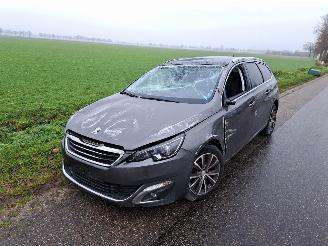 Schade scooter Peugeot 308 1.2 THP 2016/6