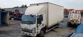damaged commercial vehicles Isuzu N  2016/1