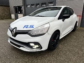 damaged commercial vehicles Renault Clio 1.6 Turbo RS Trophy AUTOMAAT / CLIMA / NAVI / CRUISE /220PK 2018/6