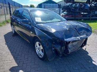 uszkodzony samochody ciężarowe Opel Insignia Insignia Sports Tourer, Combi, 2017 1.6 CDTI 16V 110 2018/3