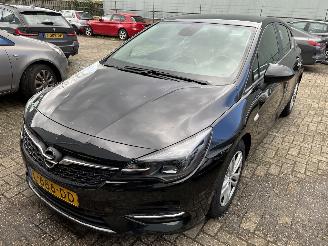 krockskadad bil bedrijf Opel Astra 1.2 Edition   HB 2021/4