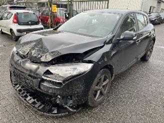 Unfall Kfz Wohnwagen Renault Mégane 1.2 TCe Authentique  HB   ( 72369 Km ) 2014/3