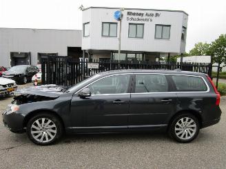 Unfall Kfz Roller Volvo V-70 T4 132kW Limited Edition 2012/1