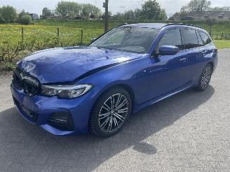 Voiture accidenté BMW 3-serie 330e Touring M-Sport/ Hybride / Automaat 2021/2