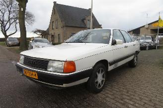 begagnad bil auto Audi 100 5 CILINDER BENZINE AIRCO 1984/2