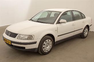 voitures voitures particulières Volkswagen Passat 1.9 TDI Trendline Airco 2000/1