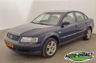 dommages  camping cars Volkswagen Passat 1.8-5V Turbo Airco 2000/7
