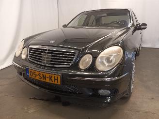 krockskadad bil auto Mercedes E-klasse E (W211) Sedan 5.0 E-500 V8 24V (M113.967) [225kW]  (03-2002/12-2008) 2002/6