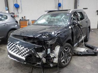 Damaged car Hyundai Santa Fe Santa Fe IV SUV 1.6 T-GDI Hybrid (G4FT) [169kW]  (08-2020/...) 2021/9