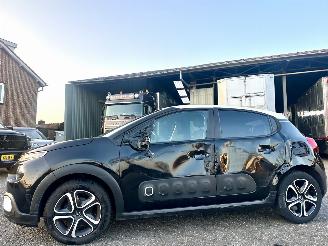 damaged passenger cars Citroën C3 1.2 PureTech 82pk Feel Edition - nap - navi - line assist - vaste prijs - clima + cruise contr - pdc - privacy glass 2018/2