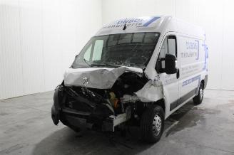 skadebil auto Peugeot Boxer  2021/6