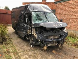 damaged commercial vehicles Iveco Daily  2020/1