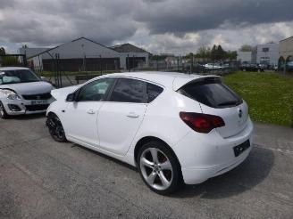 dommages motocyclettes  Opel Astra 1.7 CDTI    A17DTJ 2010/5