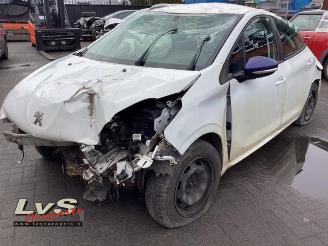 Voiture accidenté Peugeot 208 208 I (CA/CC/CK/CL), Hatchback, 2012 / 2019 1.2 Vti 12V PureTech 2017/3