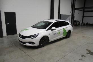 Schadeauto Opel Astra ULTIMATE 2021/1