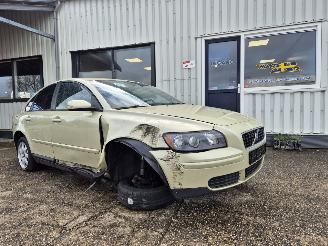 damaged commercial vehicles Volvo S-40 2.4i Kinetic 2004/7